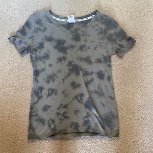 Victoria’s Secret PINK v neck t shirt size XS